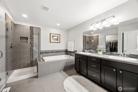 6513 Summerwood Drive E Puyallup WA 98373