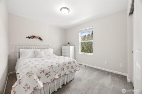 6513 Summerwood Drive E Puyallup WA 98373
