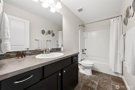 6513 Summerwood Drive E Puyallup WA 98373