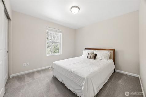6513 Summerwood Drive E Puyallup WA 98373