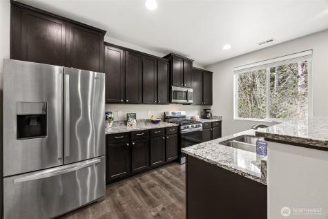 6513 Summerwood Drive E Puyallup WA 98373