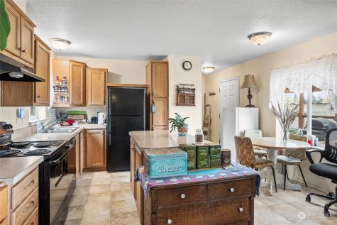 2402 S 81st Avenue Yakima WA 98903