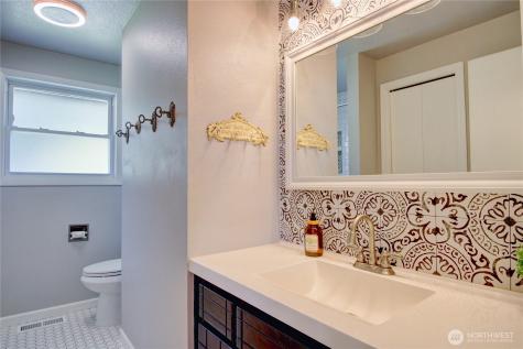 1120 SW 8th Avenue Oak Harbor WA 98277