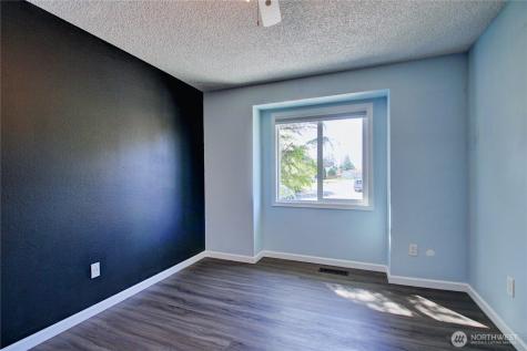 1120 SW 8th Avenue Oak Harbor WA 98277
