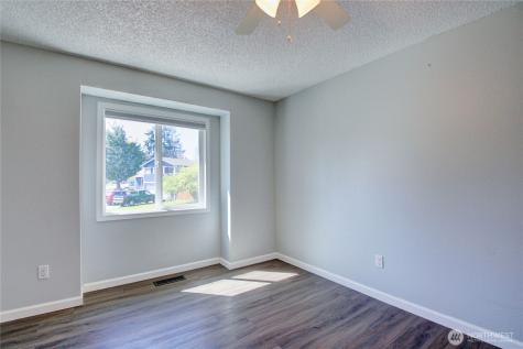 1120 SW 8th Avenue Oak Harbor WA 98277