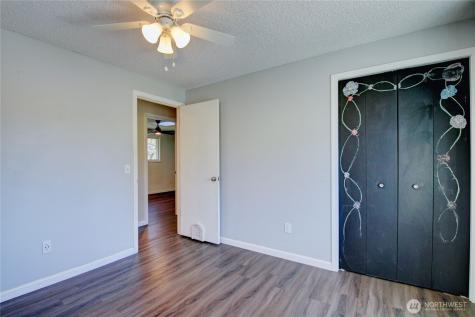 1120 SW 8th Avenue Oak Harbor WA 98277