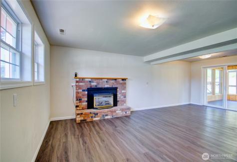 1120 SW 8th Avenue Oak Harbor WA 98277
