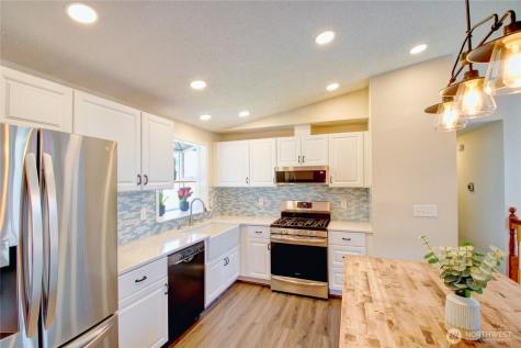 1120 SW 8th Avenue Oak Harbor WA 98277