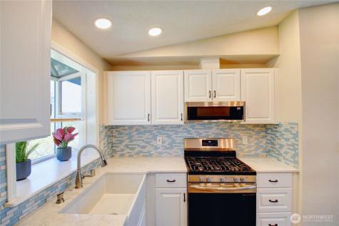 1120 SW 8th Avenue Oak Harbor WA 98277