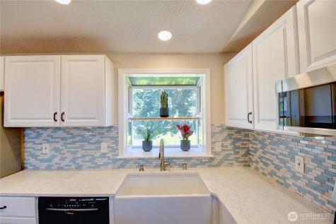 1120 SW 8th Avenue Oak Harbor WA 98277