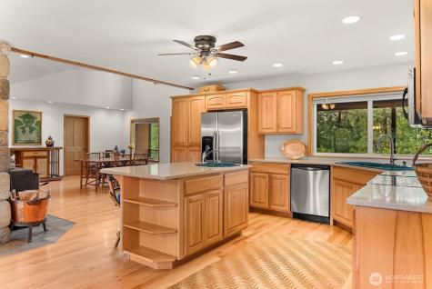 19 Mariposa Lane Winthrop WA 98862