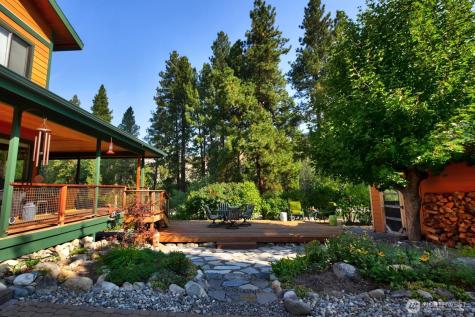 19 Mariposa Lane Winthrop WA 98862