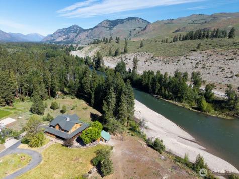 19 Mariposa Lane Winthrop WA 98862