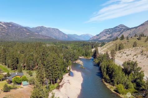 19 Mariposa Lane Winthrop WA 98862