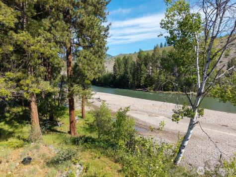 19 Mariposa Lane Winthrop WA 98862