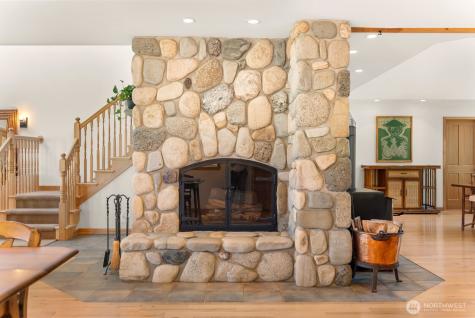 19 Mariposa Lane Winthrop WA 98862