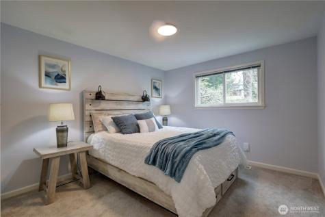 13528 95th Avenue NE Kirkland WA 98034