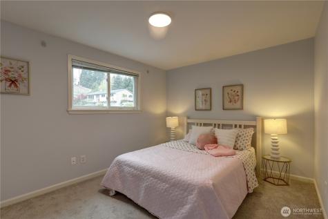 13528 95th Avenue NE Kirkland WA 98034