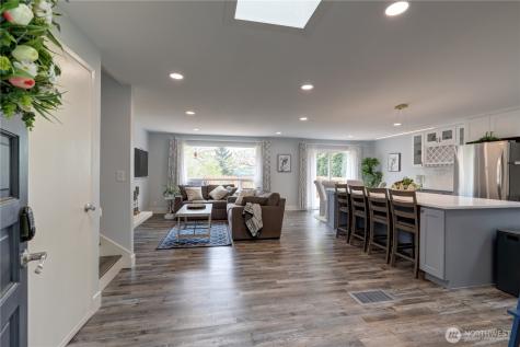 13528 95th Avenue NE Kirkland WA 98034