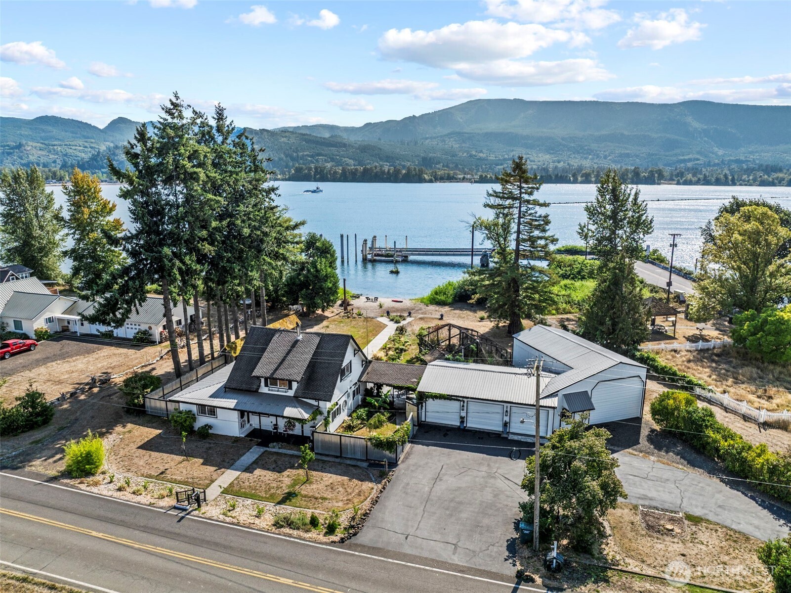 10 E Sunny Sands Road Cathlamet WA 98612