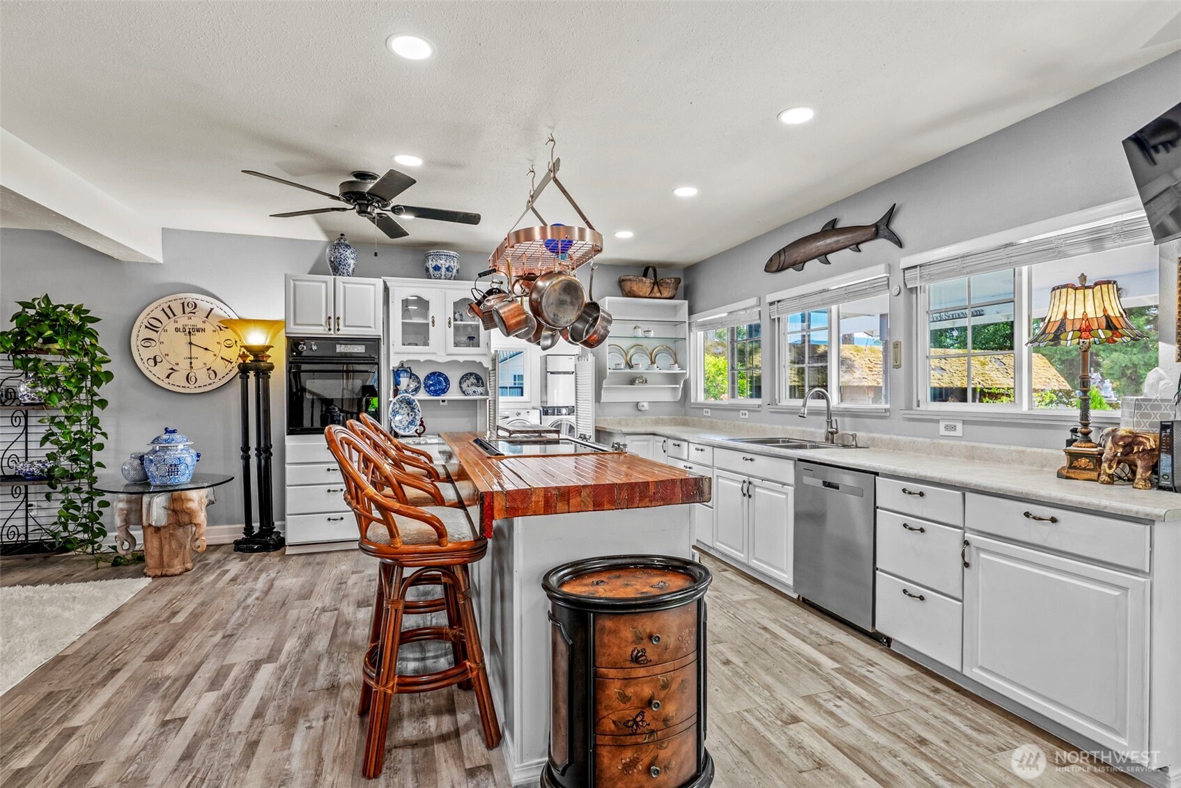 10 E Sunny Sands Road Cathlamet WA 98612
