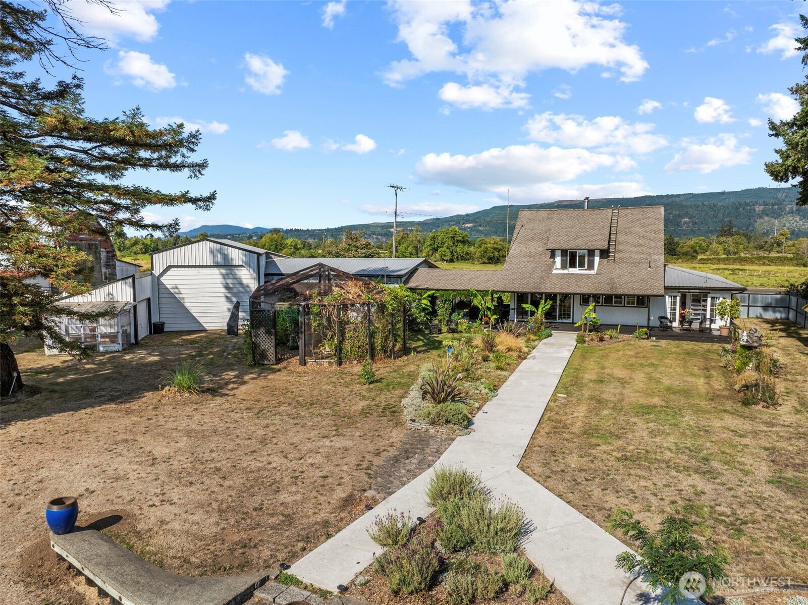 10 E Sunny Sands Road Cathlamet WA 98612