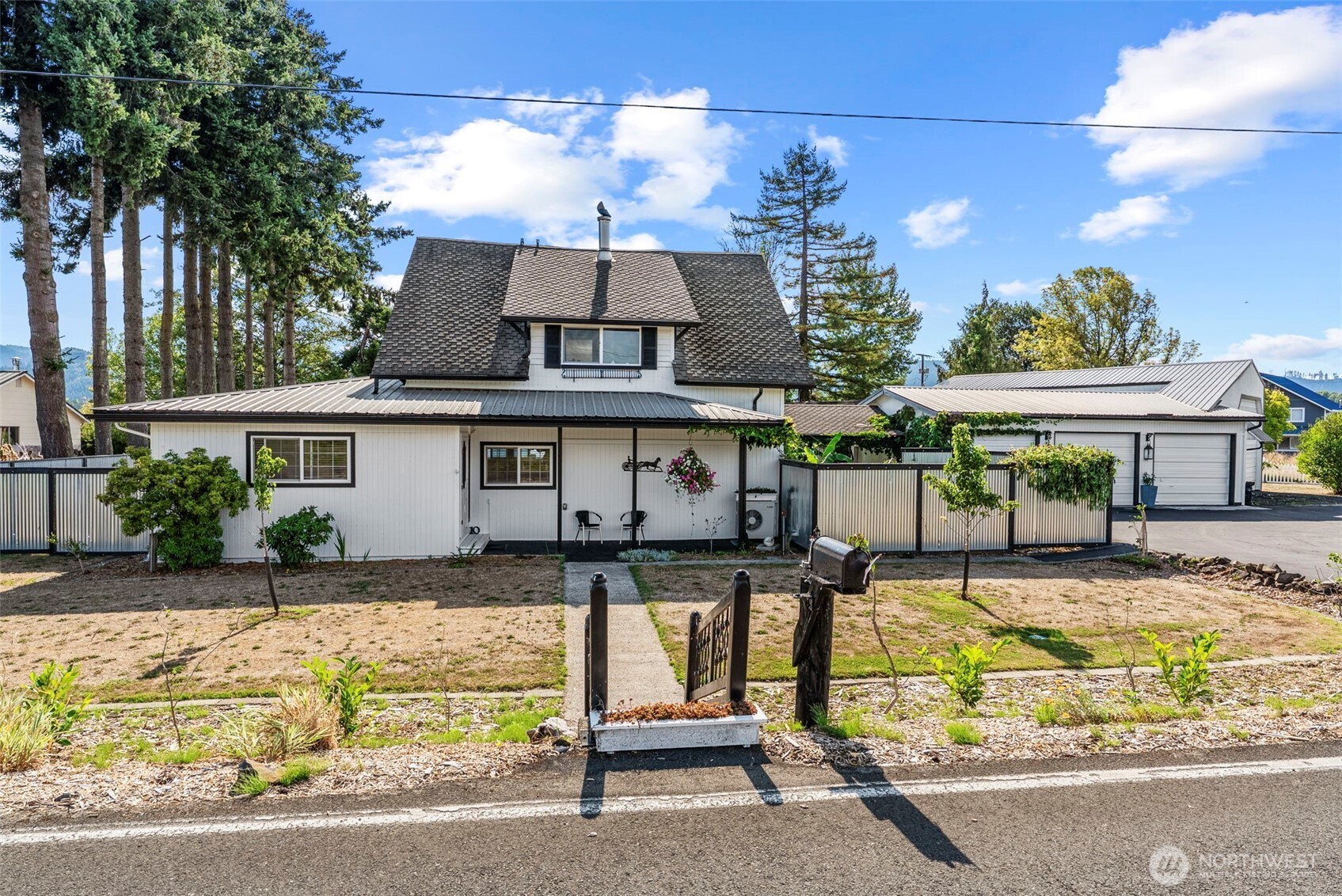10 E Sunny Sands Road Cathlamet WA 98612