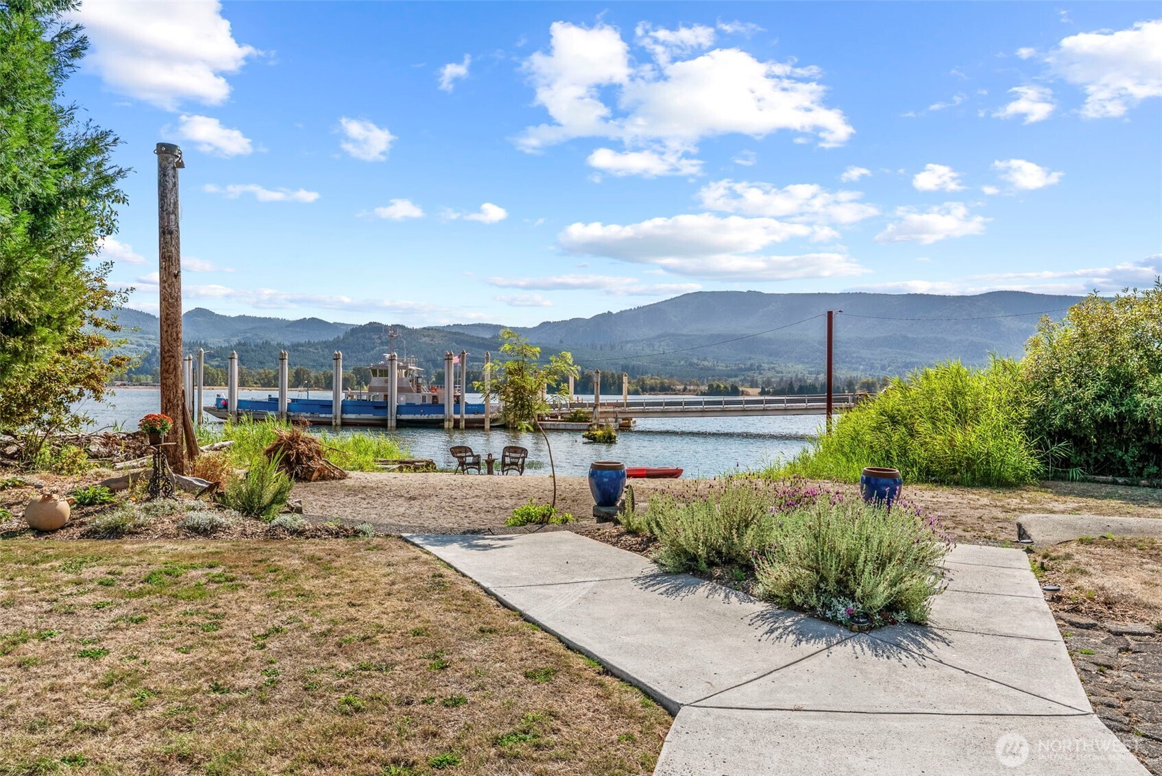 10 E Sunny Sands Road Cathlamet WA 98612