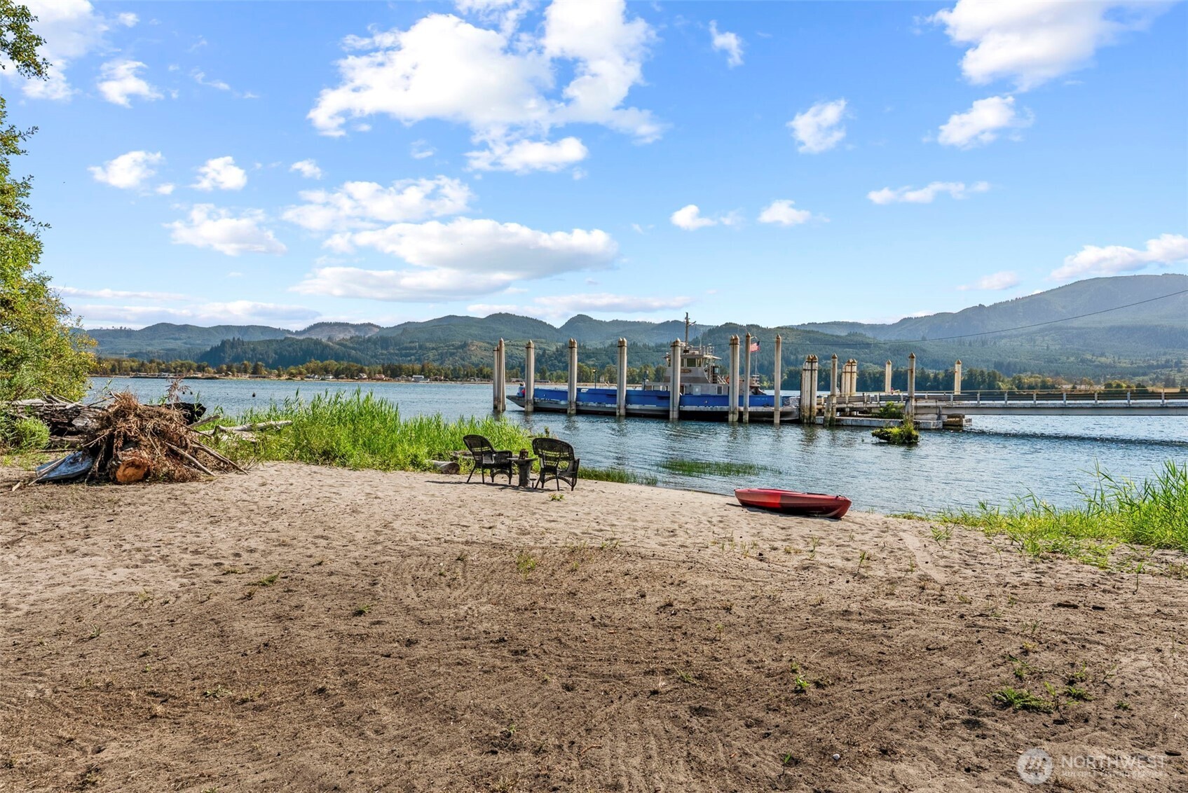 10 E Sunny Sands Road Cathlamet WA 98612