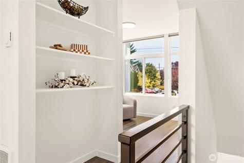 947 NW 56th Street Seattle WA 98107