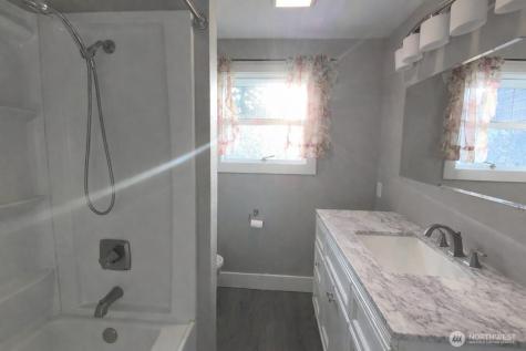 108 W Bartlett Road Lynden WA 98264