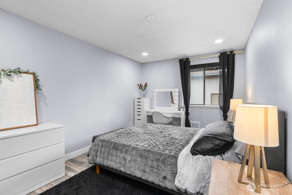 1826 S 330th Federal Way WA 98003