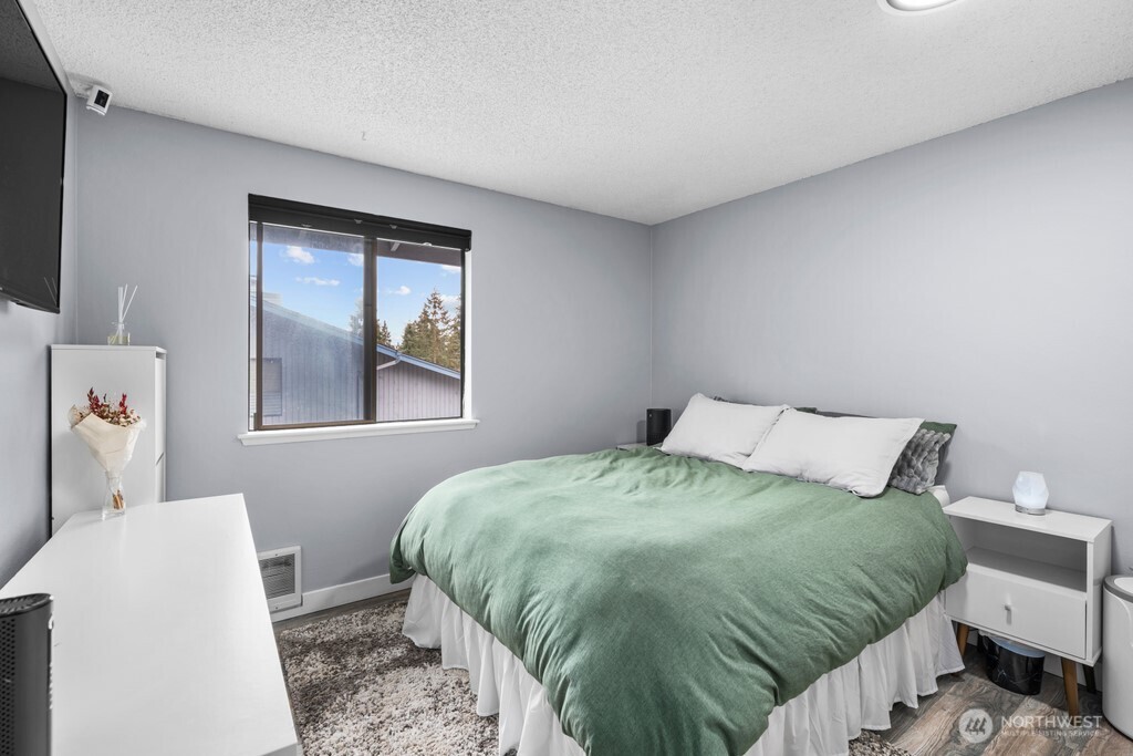 1826 S 330th Federal Way WA 98003