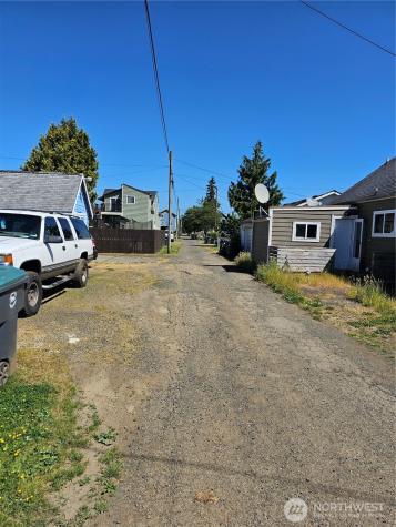 709 Monroe Street Hoquiam WA 98550