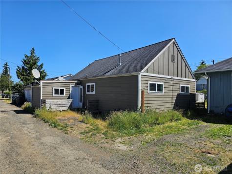 709 Monroe Street Hoquiam WA 98550