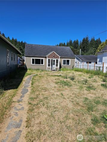 709 Monroe Street Hoquiam WA 98550