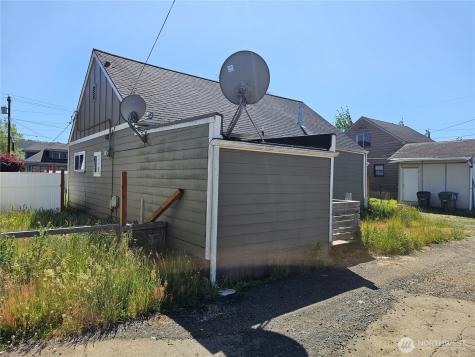 709 Monroe Street Hoquiam WA 98550