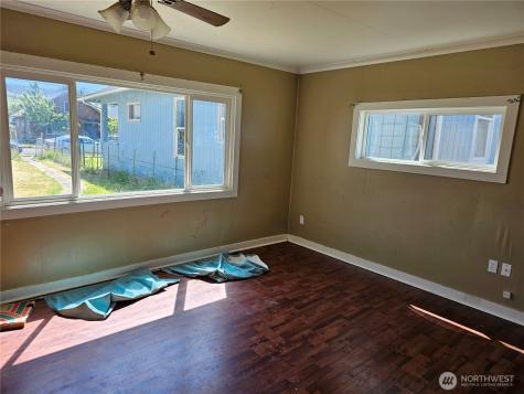 709 Monroe Street Hoquiam WA 98550