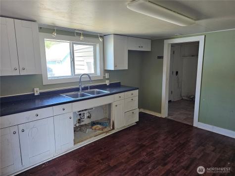 709 Monroe Street Hoquiam WA 98550