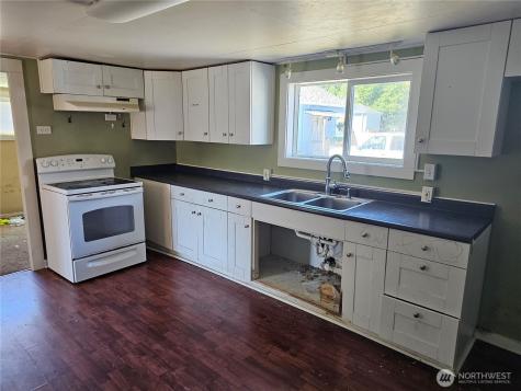709 Monroe Street Hoquiam WA 98550