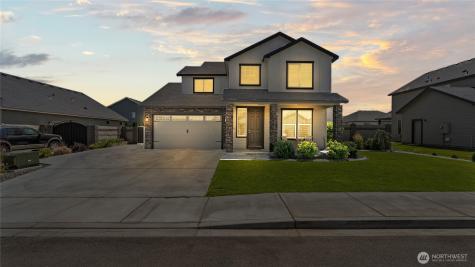 8215 Cardinal Peak Street West Richland WA 99353