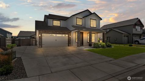 8215 Cardinal Peak Street West Richland WA 99353