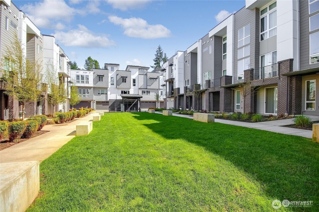 12430 NE 11th Lane Bellevue WA 98005