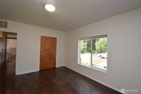 1707 Ginger Place E Port Orchard WA 98366