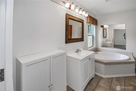 1707 Ginger Place E Port Orchard WA 98366