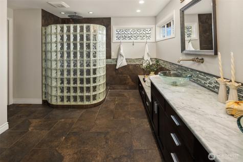 24865 NE 2nd Court Sammamish WA 98074