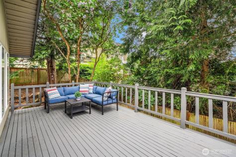 1516 184th Avenue NE Bellevue WA 98008