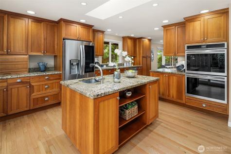 1516 184th Avenue NE Bellevue WA 98008