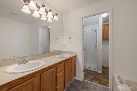 1214 S Cheyenne Court Tacoma WA 98405