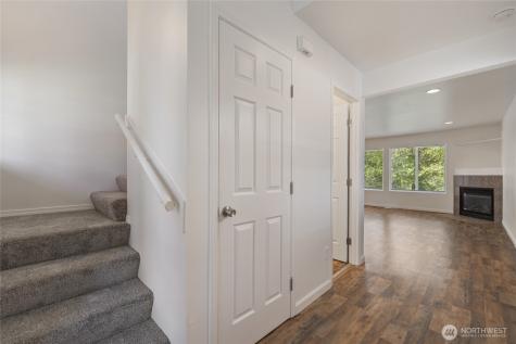 1214 S Cheyenne Court Tacoma WA 98405